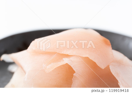 ガリ（生姜の甘酢漬け）のクローズアップ 119919418