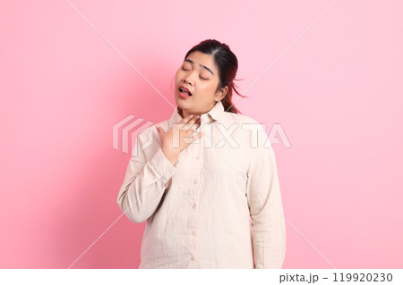 Woman with Braces Woman with Braces 119920230