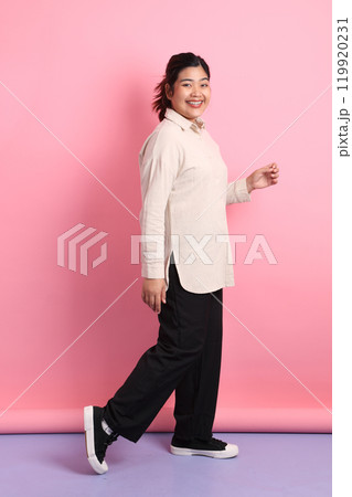 Woman with Braces Woman with Braces 119920231