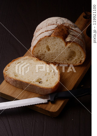 カットしたフランスパン カットしたフランスパン 119921100