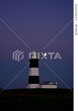 能取岬灯台と月 能取岬灯台と月 119922041