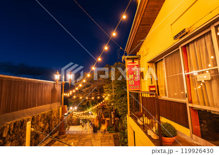 【群馬県】伊香保温泉 夜の石段街 【群馬県】伊香保温泉 夜の石段街 119926430