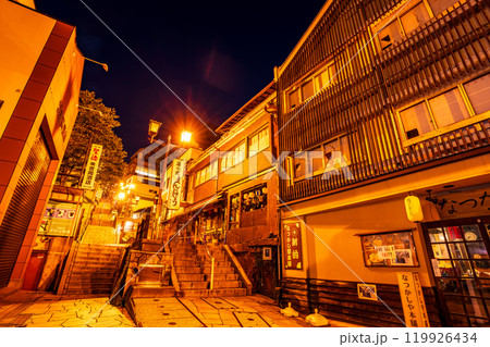 【群馬県】伊香保温泉　夜の石段街 119926434