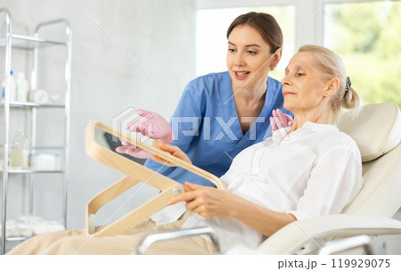 Attending medical consultation. Attending medical consultation. 119929075