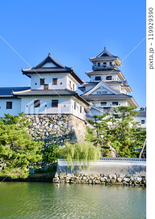 今治城・天守・山里櫓（愛媛県・今治市） 119929390