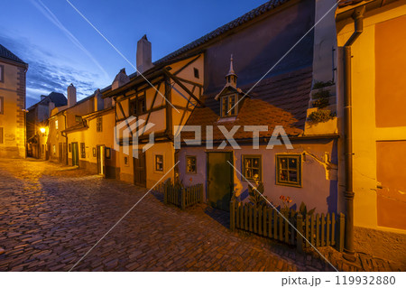Golden Alley in Prague Castle, long row of small houses, Prague, Czech Republic Golden Alley in Prague Castle, long row of small houses, Prague, Czech Republic 119932880
