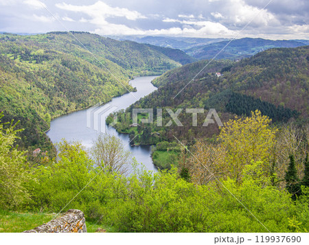 Beautiful scenery on the Loire. North of France Beautiful scenery on the Loire. North of France 119937690