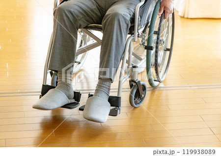 バリアフリー　車椅子 119938089