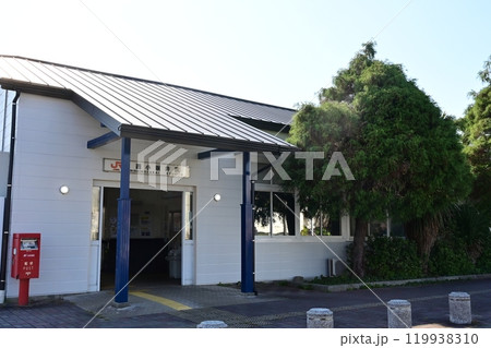 西小坂井駅（にしこざかいえき）東海道本線の駅前 119938310