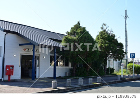 西小坂井駅（にしこざかいえき）東海道本線の駅前 119938379