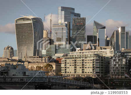 Beautiful view of skyscrapers in the business district of London. 119938553