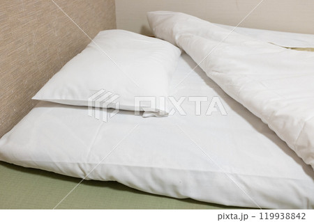 和室の布団 119938842