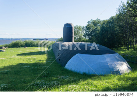 art object, a full-size model of a nuclear submarine on a lawn in a park in Kronstadt 119940874