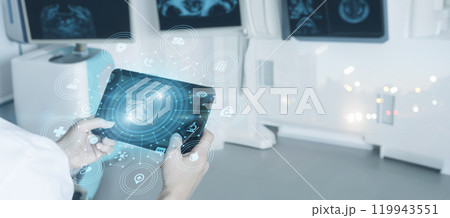 The doctor does a digital diagnosis of the kidney. The doctor does a digital diagnosis of the kidney. 119943551