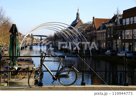 秋のオランダ　ライデンの午後の景色 (Leiden, Netherlands) 119944773
