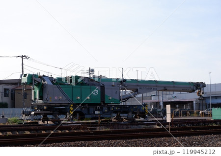 台車を取り外された鉄道クレーンKRC810N 台車を取り外された鉄道クレーンKRC810N 119945212