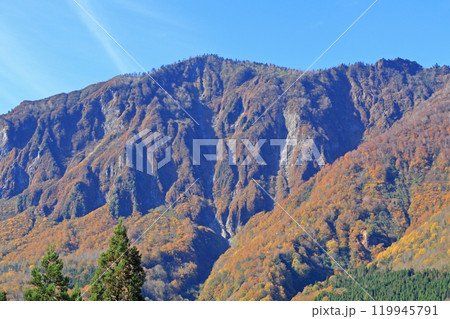 秋の秋山郷　鳥甲山 119945791