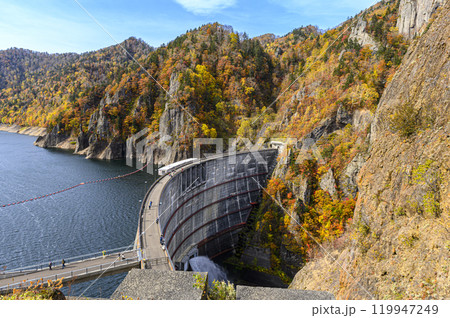 北海道 定山渓 豊平峡ダムの紅葉(展望デッキからの眺め) 北海道 定山渓 豊平峡ダムの紅葉(展望デッキからの眺め) 119947249