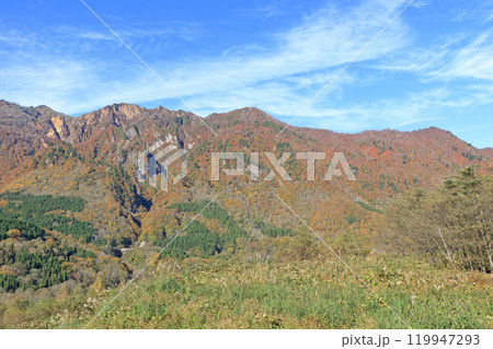 秋の秋山郷　鳥甲山 119947293