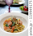 サーモンとほうれん草のパスタ 119949175