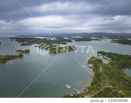 桐垣展望台から見る雄大な英虞湾の眺め 三重県志摩市(ドローンによる空撮) 桐垣展望台から見る雄大な英虞湾の眺め 三重県志摩市(ドローンによる空撮) 119950006