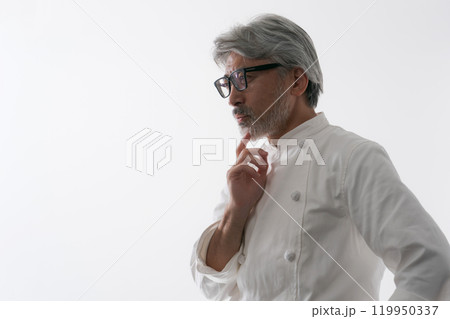 男性シェフのシルエット 119950337