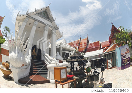Wat Naga Prok Temple is an old temple that is assumed to have been built since the late Ayutthaya period in the year 1748. It is a temple with beautiful architecture. 119950469