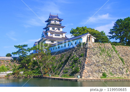 今治城・外堀と石垣（愛媛県・今治市） 119950685