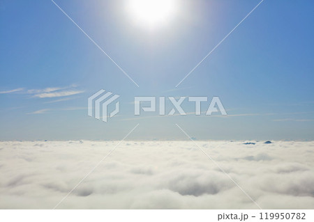 千葉県　秋の青空と雲海（鹿野山九十九谷展望公園からの風景） 119950782