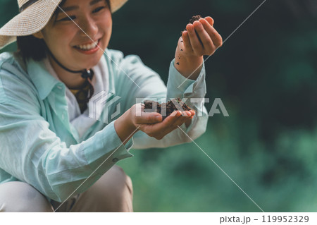 土に触れる 土に触れる 119952329