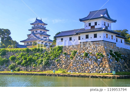 今治城・天守と武具櫓・東から（愛媛県・今治市） 119953794