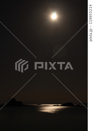 今治市鴨池海岸の月光 119955214