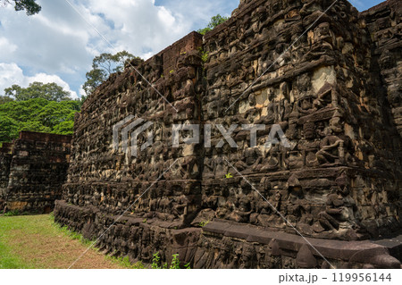 アンコール王朝の石像やレリーフ アンコール・トム アンコール王朝の石像やレリーフ アンコール・トム 119956144