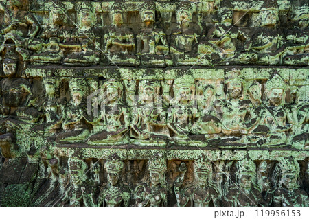 苔に覆われたレリーフの壁 アンコール・トム 苔に覆われたレリーフの壁 アンコール・トム 119956153