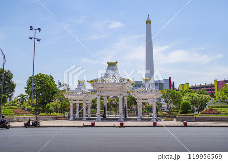独立戦争のモニュメントである英雄記念塔 119956569