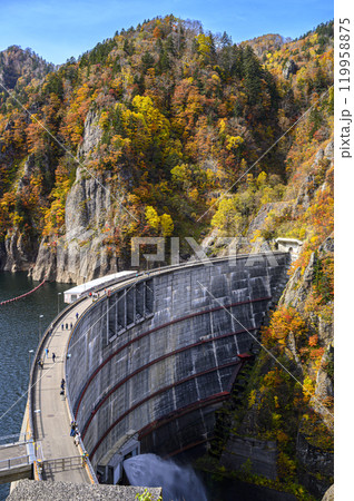 北海道 定山渓 豊平峡ダムの紅葉(展望デッキからの眺め) 北海道 定山渓 豊平峡ダムの紅葉(展望デッキからの眺め) 119958875