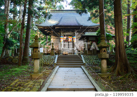 世界遺産中尊寺 秋 弁慶堂の朝 岩手県 世界遺産中尊寺 秋 弁慶堂の朝 岩手県 119959335