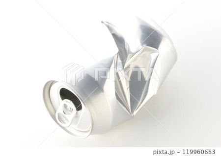 空き缶を白背景で撮影 119960683