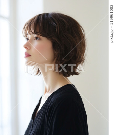 美しい女性の横顔・スキンケア「AI生成画像」 119961082