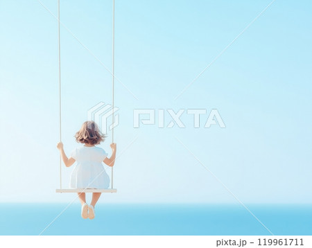 青空に向かってブランコを漕ぎ出す少女 青空に向かってブランコを漕ぎ出す少女 119961711