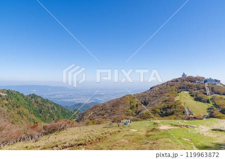 秋の御在所岳頂上（三重県三重郡菰野町） 119963872