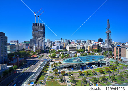 《愛知県》名古屋都市風景　快晴のオアシス21と名古屋テレビ塔と栄の街並 119964668