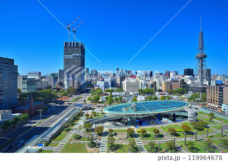 《愛知県》名古屋都市風景 快晴のオアシス21と名古屋テレビ塔と栄の街並 《愛知県》名古屋都市風景 快晴のオアシス21と名古屋テレビ塔と栄の街並 119964678