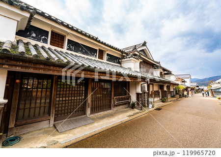 【重要伝統的建造物群保存地区】脇町南町重要伝統的建造物群保存地区　逗子二階と格子の家2　徳島県美馬市 119965720