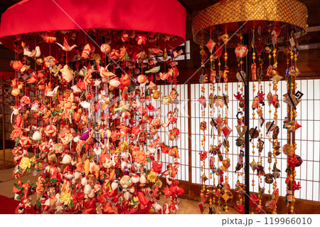 日本三大つるし飾り湊町酒田の傘福 119966010