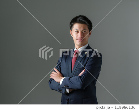 男性 弁護士 男性 弁護士 119966136