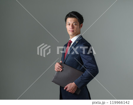 男性　弁護士 119966142