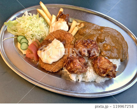 チャイニーズチキンペリーライス　特製黒船ペリーライス　メガめし　ラッキーピエロ名物 119967258