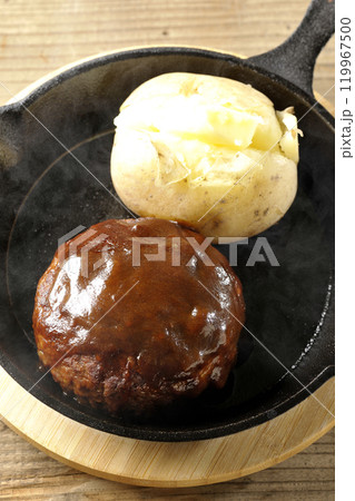 熱々ハンバーグと熱々じゃがバター 熱々ハンバーグと熱々じゃがバター 119967500