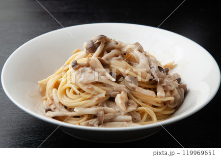 きのこのクリームソーススパゲッティー 119969651